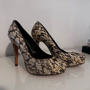 Snakeskin Patterned Women's Pumps